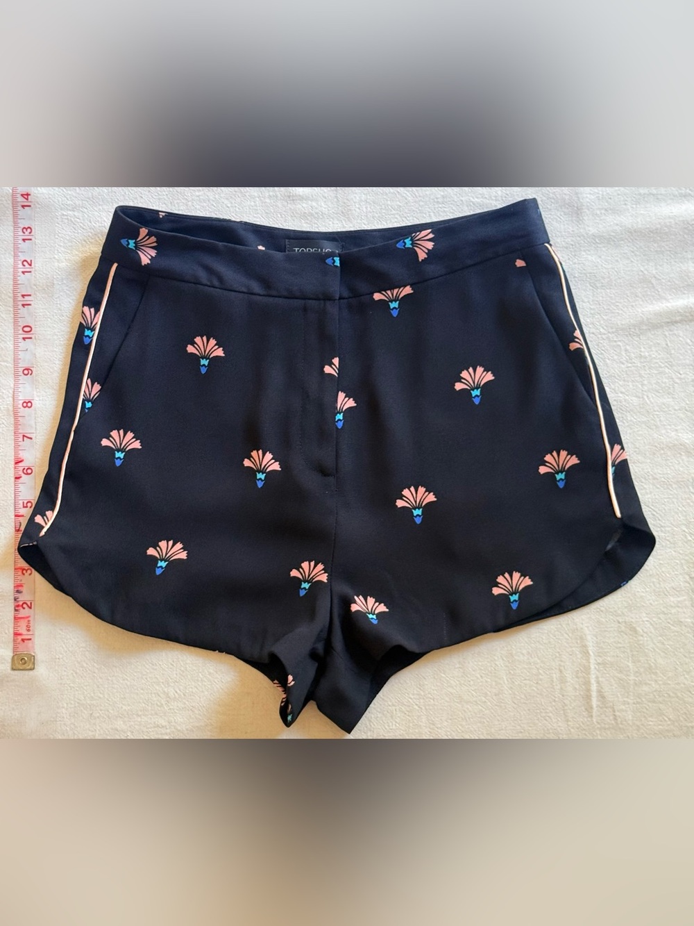 Topshop Black Carnation Print Runner Shorts - US 2
